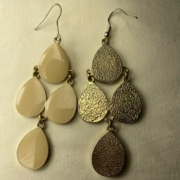2 Pairs- Elegant Gold and Cream Earrings Set - Picture 6 of 6